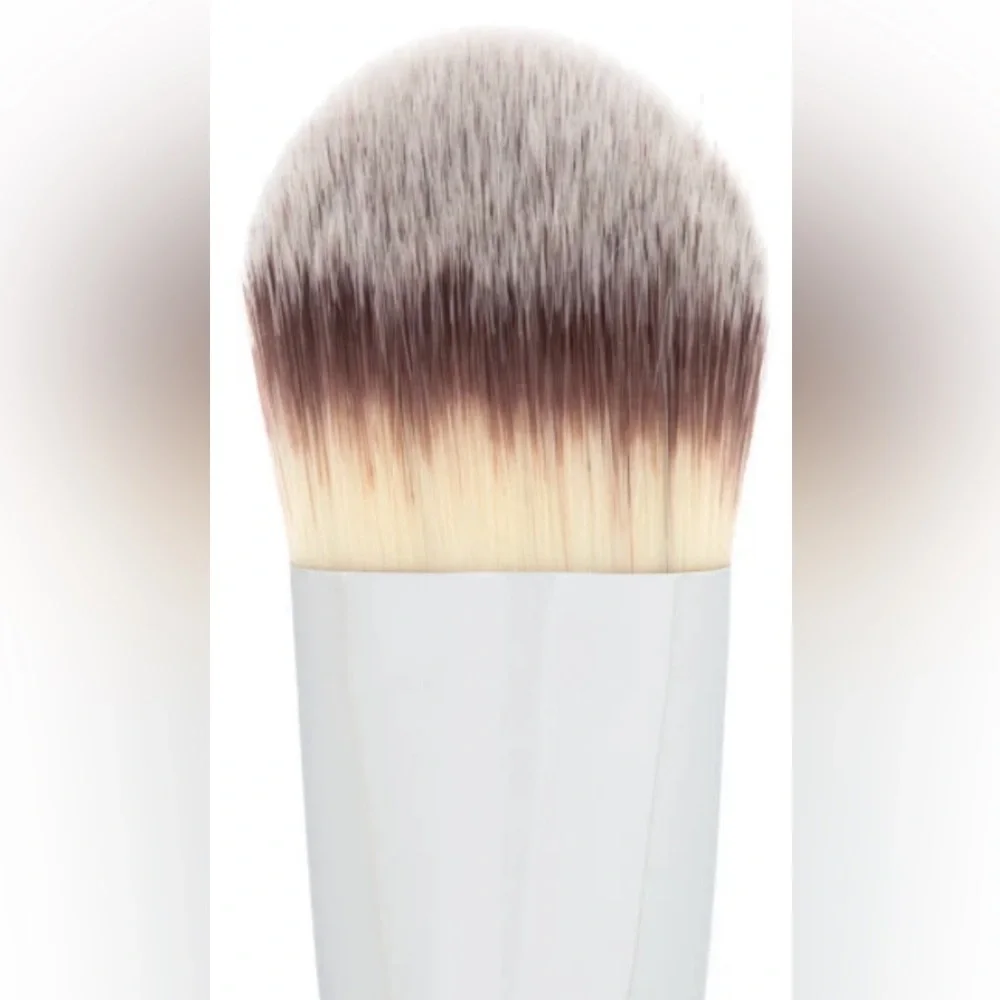 it cosmetics specifically designed